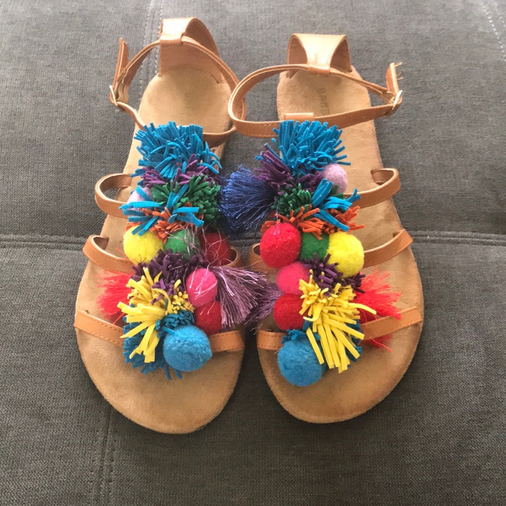 Bamboo Pompom sandals NWOT